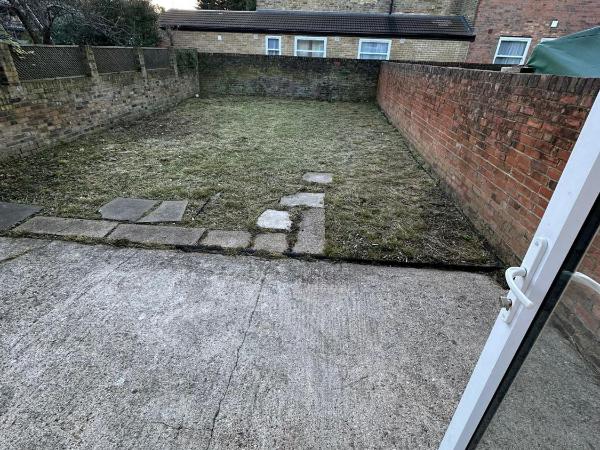 Willesden Guest Room 130 : photo 1 de la chambre chambre familiale - vue sur jardin
