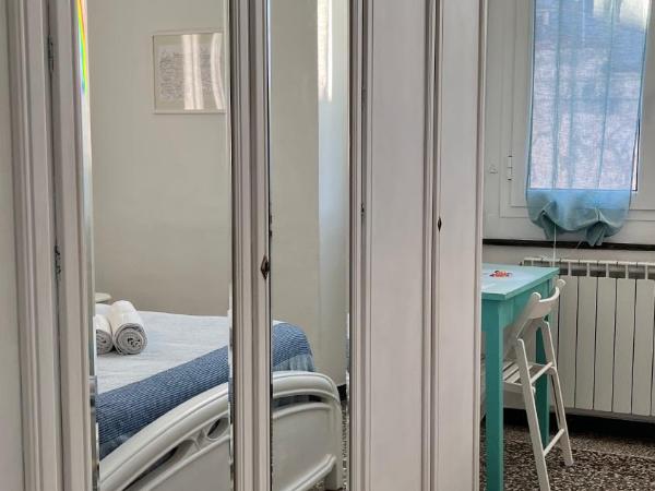 B&B Ligustico : photo 3 de la chambre chambre double avec salle de bains privative extérieure