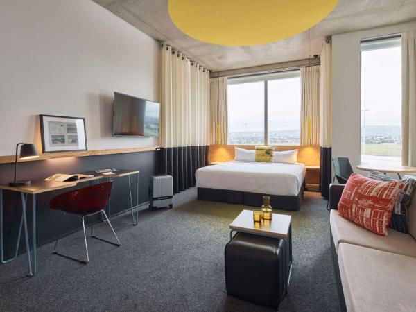 Atura Adelaide Airport : photo 1 de la chambre chambre d’angle lit king-size - vue sur piste