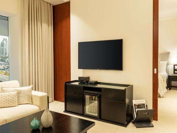 Grosvenor House, a Luxury Collection Hotel, Dubai : photo 3 de la chambre suite junior premier avec 1 lit king-size - accès au salon exécutif, goûter et happy hour, accès gratuit à la plage et à la piscine du complexe hôtelier, transfert depuis aéroport de dubaï