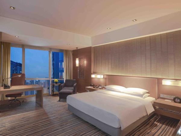 Hyatt Regency Chongqing Hotel : photo 5 de la chambre chambre lit king-size - accès au club