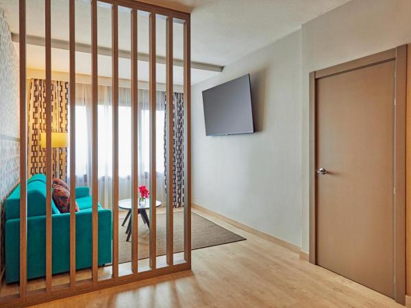 Hesperia Sevilla : photo 5 de la chambre suite