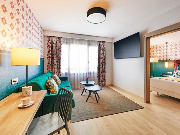 Hesperia Sevilla : photo 4 de la chambre suite