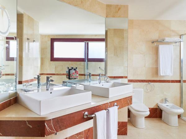 Hesperia Sevilla : photo 8 de la chambre grande suite