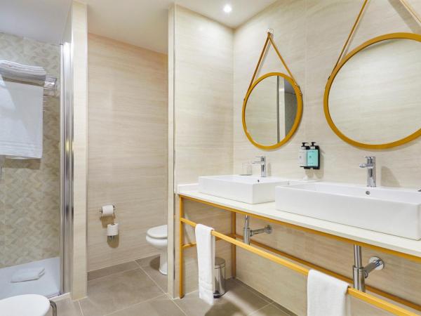 Hesperia Sevilla : photo 8 de la chambre suite avec terrasse