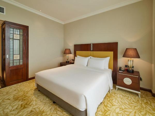 Dong Fang Hotel Guangzhou- Free Shuttle Bus to Canton Fair Complex & Overseas Buyer Registration Services during Canton Fair Period : photo 1 de la chambre chambre de luxe lit king-size - non-fumeurs