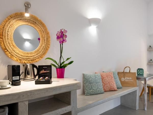 Kima Oia Suites : photo 7 de la chambre suite junior avec jacuzzi (2 adultes)