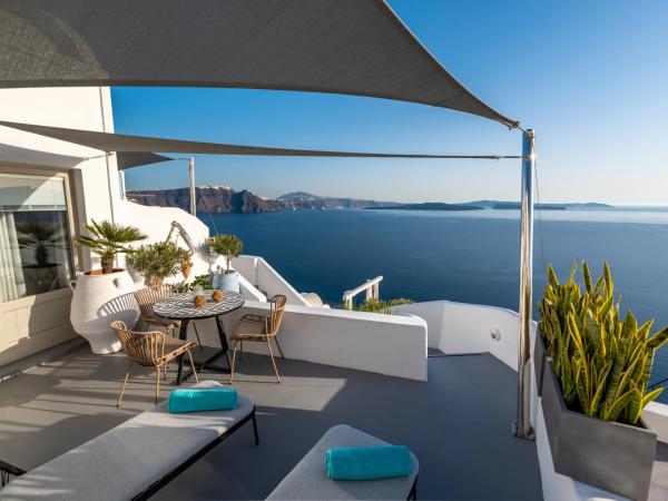 Kima Oia Suites : photo 7 de la chambre suite troglodyte supérieure avec jacuzzi