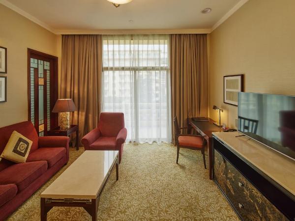 Dong Fang Hotel Guangzhou- Free Shuttle Bus to Canton Fair Complex & Overseas Buyer Registration Services during Canton Fair Period : photo 3 de la chambre suite supérieure - non-fumeurs
