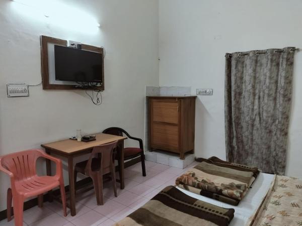 Hotel Rawat : photo 1 de la chambre chambre double