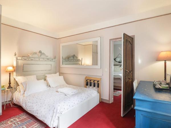 Maison 1850 Paris 18 Garden and Parking : photo 6 de la chambre villa - vue sur jardin