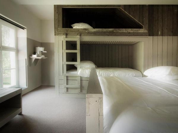 Teaching Hotel : photo 3 de la chambre chambre familiale standard