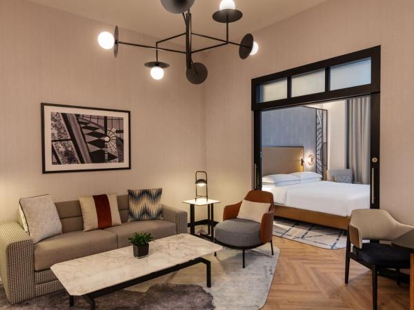 Sheraton Mall of the Emirates Hotel, Dubai : photo 3 de la chambre grande suite deluxe 1 chambre et canapé-lit - accès au salon club avec petit-déjeuner, cocktails en soirée, boissons sans alcool et canapés