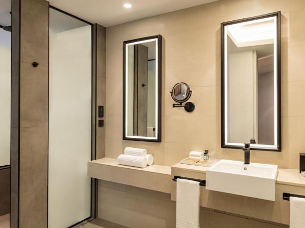 Sheraton Mall of the Emirates Hotel, Dubai : photo 4 de la chambre suite lit king-size deluxe 1 chambre et canapé-lit - accès au salon club avec petit-déjeuner, cocktails en soirée, boissons sans alcool et canapés