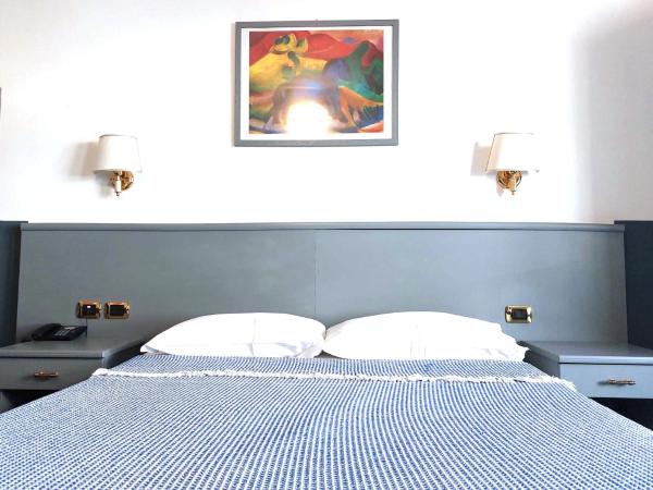 Hotel Vitruvio : photo 8 de la chambre grande chambre familiale