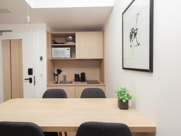 FINESTATE Coliving Champs-Elysées : photo 9 de la chambre suite supérieure 