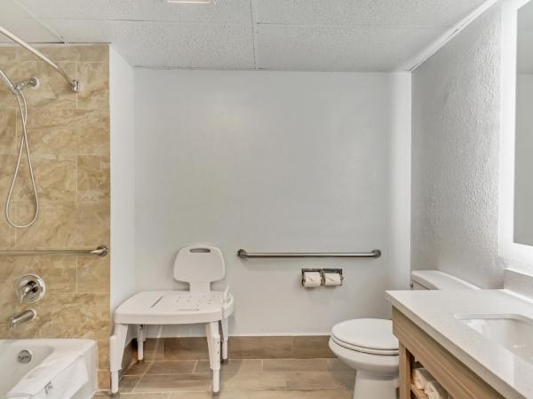 Suburban Studios Salt Lake City Airport : photo 5 de la chambre efficiency king suite with tub - mobility accesibile - non smoking