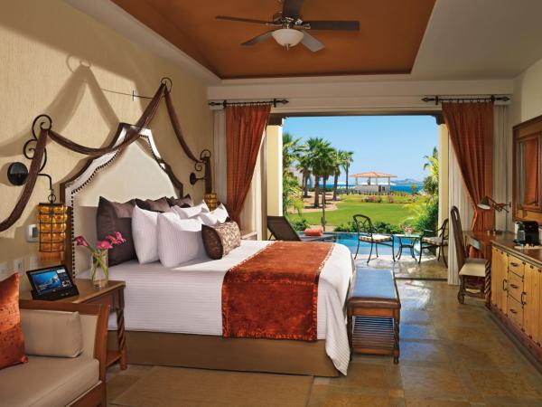 Secrets Puerto Los Cabos Golf & Spa18+ : photo 1 de la chambre suite junior preferred club avec accès direct à la piscine 