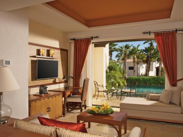 Secrets Puerto Los Cabos Golf & Spa18+ : photo 3 de la chambre suite principale avec accès direct à la piscine 