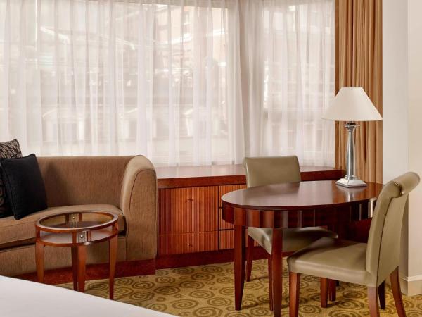 The Park Tower Knightsbridge, a Luxury Collection Hotel, London : photo 2 de la chambre chambre lit king-size classique