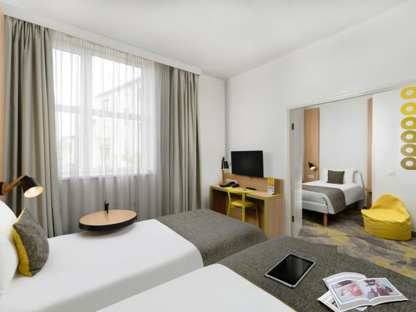 Ibis Styles Budapest City : photo 5 de la chambre chambre familiale avec 1 lit double et 1 lit simple