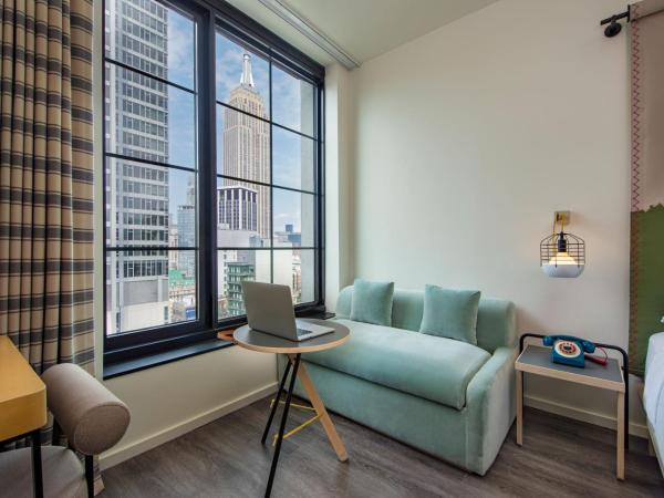 Moxy NYC Chelsea : photo 1 de la chambre chambre lit king-size exécutive - vue sur ville
