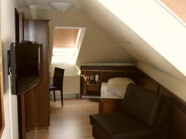 Hotel am Wilhelmsplatz : photo 3 de la chambre chambre simple