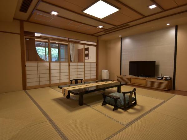 Arima Onsen Taketoritei Maruyama : photo 1 de la chambre suite avec espace tatami et baignoire extérieure - non-fumeurs - 404