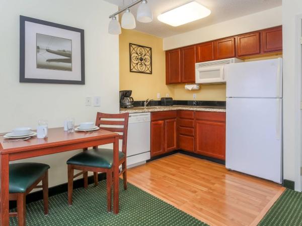 Residence Inn by Marriott Oklahoma City South : photo 3 de la chambre studio lit king-size