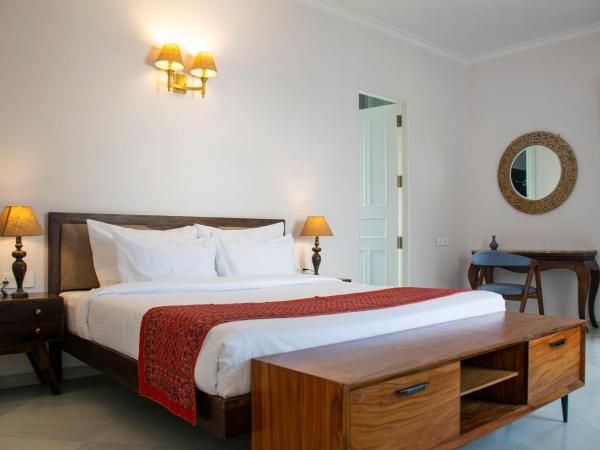 Naila Kothi - A Luxury Boutique Royal Suites in Jaipur : photo 7 de la chambre suite lit king-size avec balcon