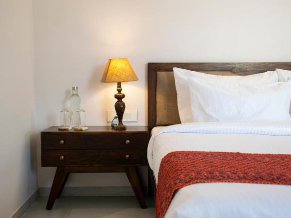 Naila Kothi - A Luxury Boutique Royal Suites in Jaipur : photo 9 de la chambre suite lit king-size avec balcon