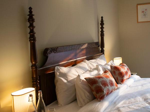 Naila Kothi - A Luxury Boutique Royal Suites in Jaipur : photo 6 de la chambre chambre lit king-size - vue sur jardin