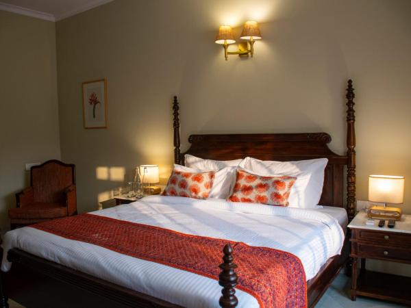 Naila Kothi - A Luxury Boutique Royal Suites in Jaipur : photo 7 de la chambre chambre lit king-size - vue sur jardin