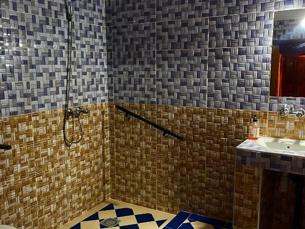 Bivouac Lot Of Stars : photo 10 de la chambre chambre familiale avec salle de bains privative