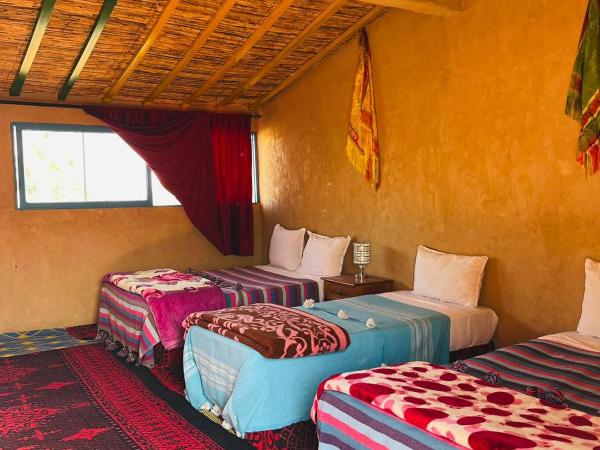 Bivouac Lot Of Stars : photo 6 de la chambre chambre familiale avec salle de bains privative