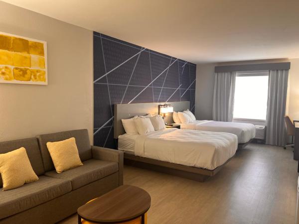 Comfort Suites Louisville Airport : photo 5 de la chambre suite lit queen-size