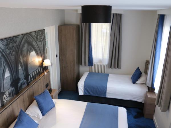 Les Terrasses Poulard : photo 1 de la chambre chambre triple - annexe saint-michel