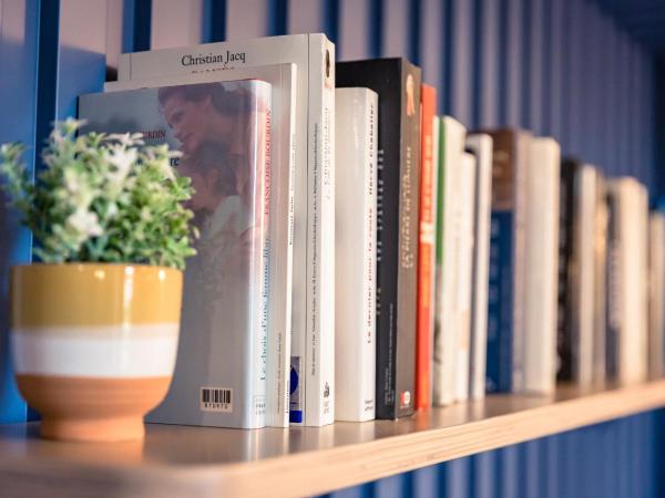 JOST Hôtel Le Havre Centre Gare : photo 4 de la chambre chambre supérieure lit queen-size