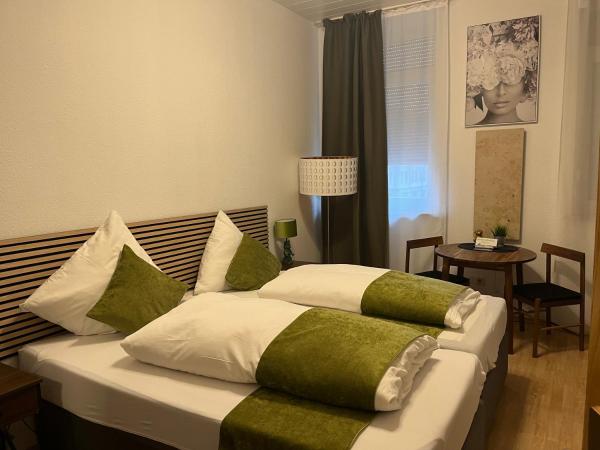 Pension Stadt Mannheim : photo 2 de la chambre chambre double Économique