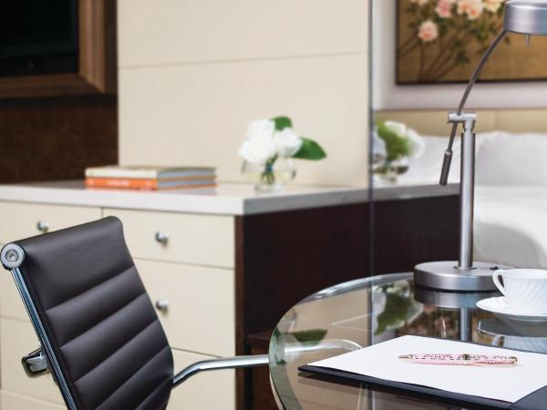 The Langham Hong Kong : photo 3 de la chambre superior city view king room with extra bed