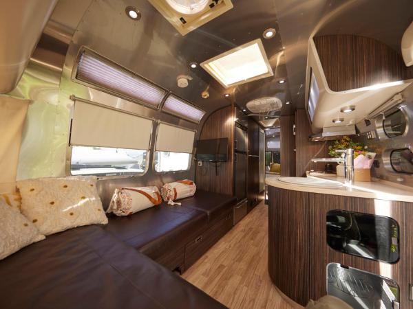 Brisbane Holiday Village : photo 6 de la chambre airstream caravan glamping