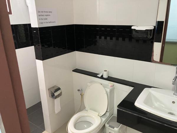 Nacha Hostel, Koh Phi Phi, Krabi. THAILAND : photo 5 de la chambre lit simple dans dortoir de 10 lits