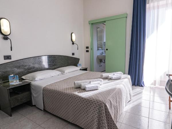 Hotel Nobel : photo 2 de la chambre chambre double ou lits jumeaux Économique avec balcon