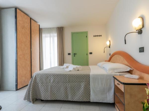 Hotel Nobel : photo 1 de la chambre chambre double deluxe avec balcon - vue sur mer