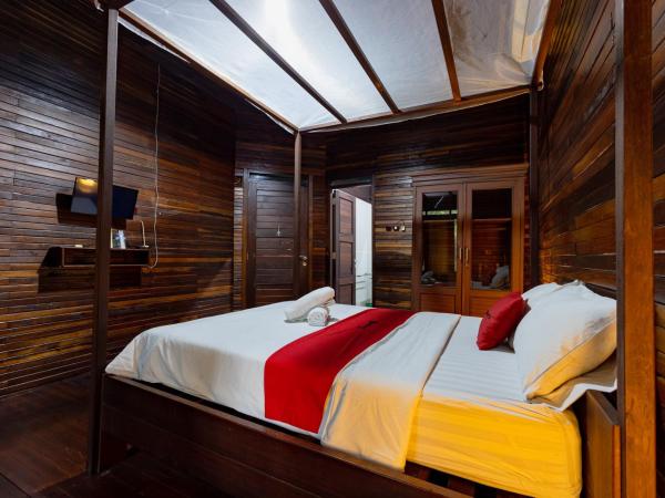 RedDoorz Resort @ Taman Wisata Mangrove : photo 4 de la chambre chambre double