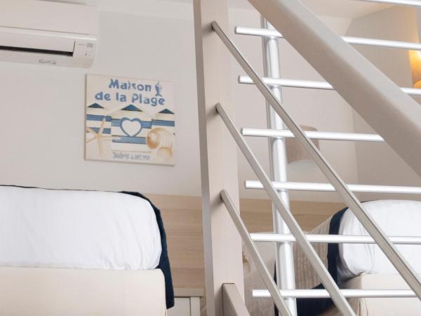 Hotel La Ciotat - A deux pas de l'eau : photo 4 de la chambre appartement 2 chambres en duplex - morgana