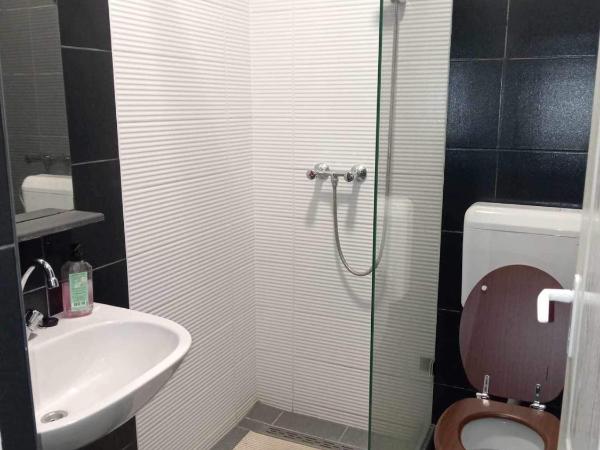 Centrum Wellness Hostel : photo 5 de la chambre chambre double avec salle de bains commune