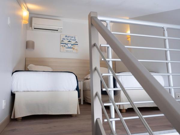 Hotel La Ciotat - A deux pas de l'eau : photo 1 de la chambre appartement 2 chambres en duplex - myrona