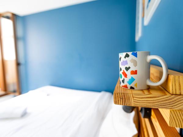 The People - Marseille : photo 4 de la chambre chambre familiale