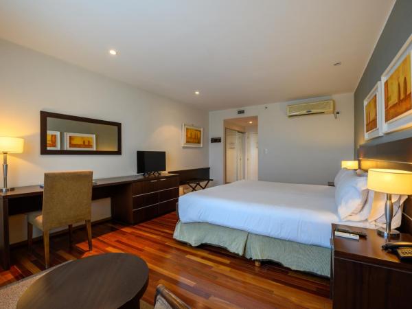 Orfeo Suites Cordoba : photo 2 de la chambre chambre double - accessible aux personnes à mobilité réduite 